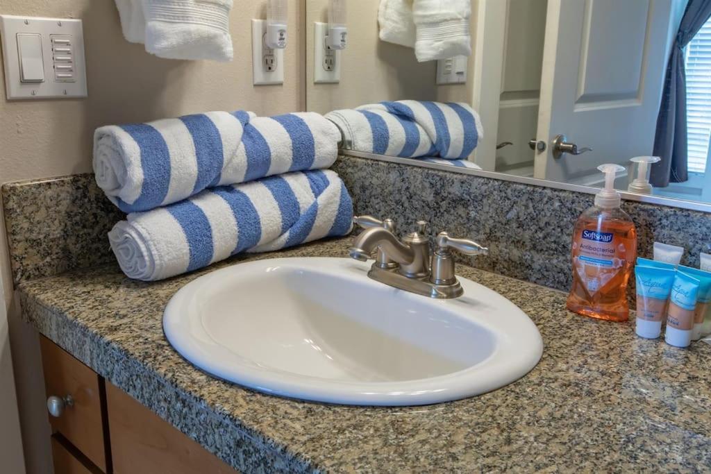 Rockaway Beach Vibes,Waterfront Oceanfront Rockaway Beach House Near Downtown,Wifi, Washer Dryer Eksteriør billede