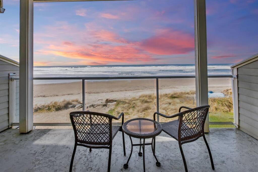 Rockaway Beach Vibes,Waterfront Oceanfront Rockaway Beach House Near Downtown,Wifi, Washer Dryer Eksteriør billede